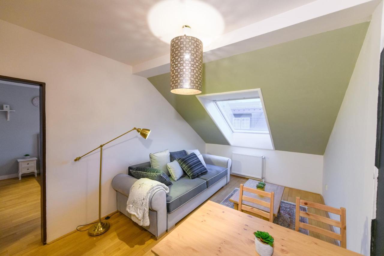 Ruzova Spot Apartment *