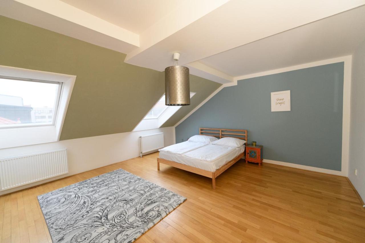 Ruzova Spot Apartment *