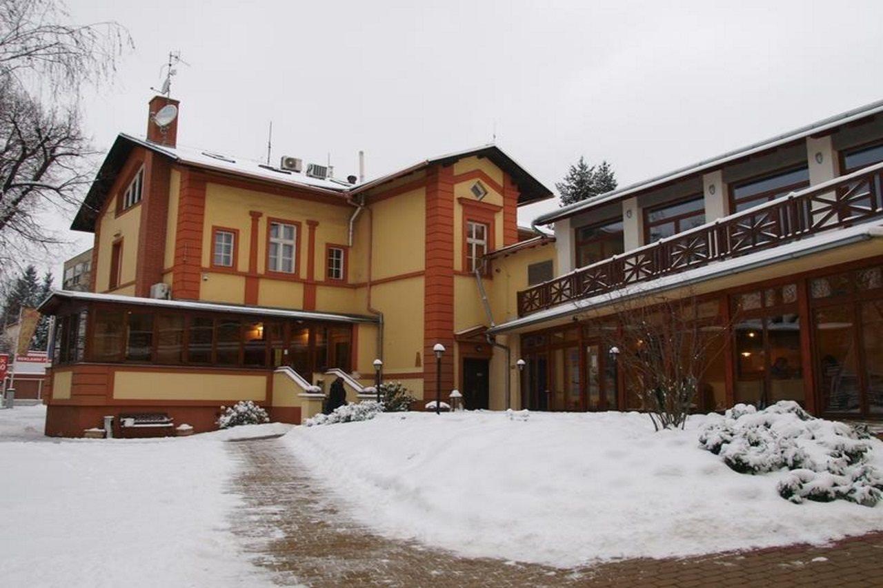 Hotel Alpin Avion 3*