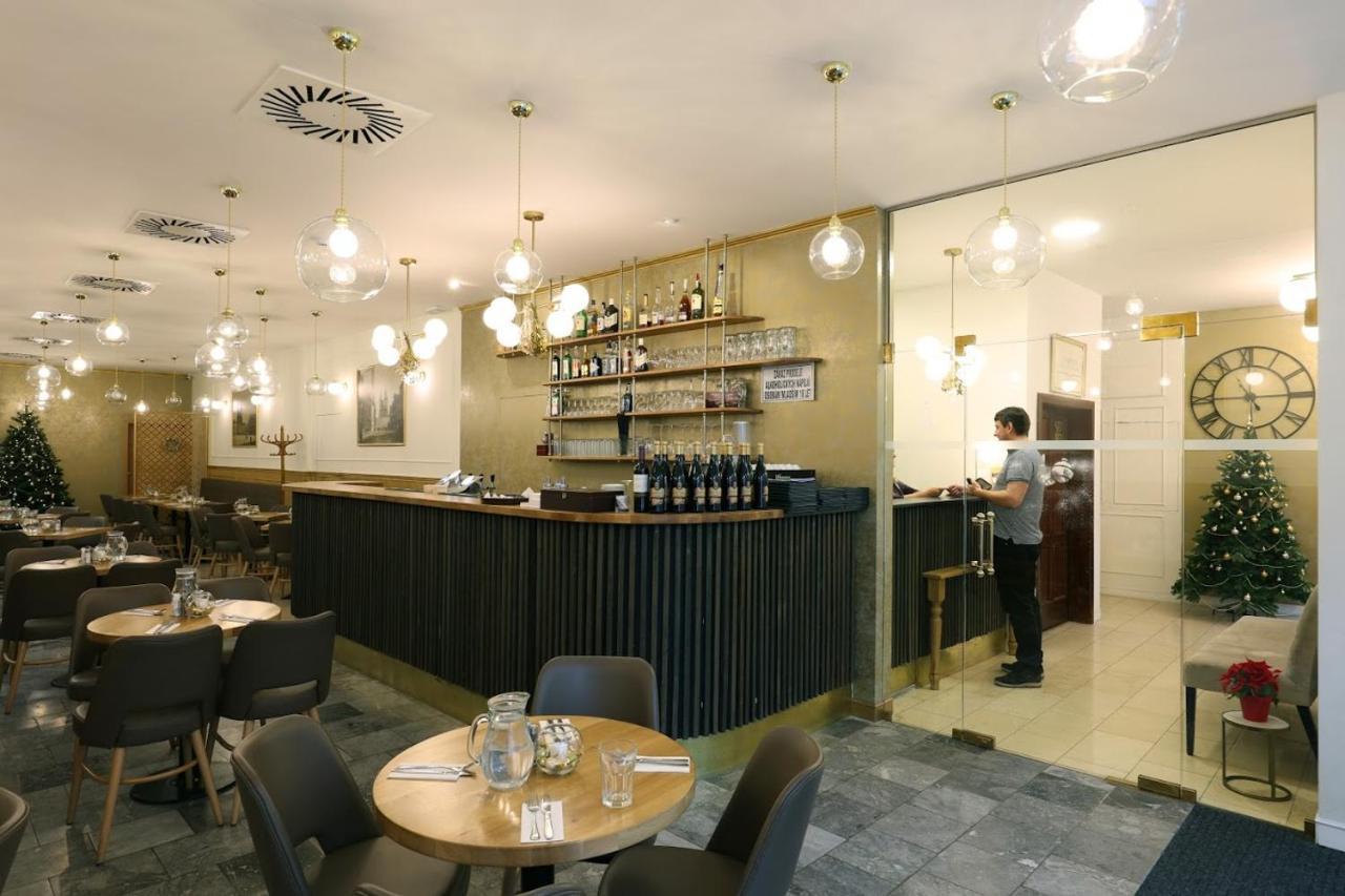 U Stare Pani - At The Old Lady Hotel 4*