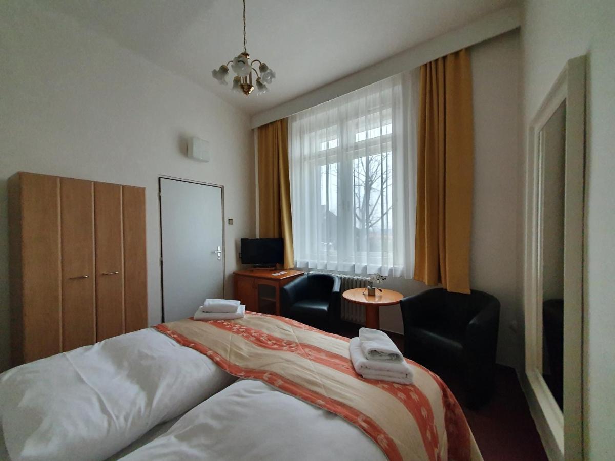 Guest house Jana - Domov Mladeze