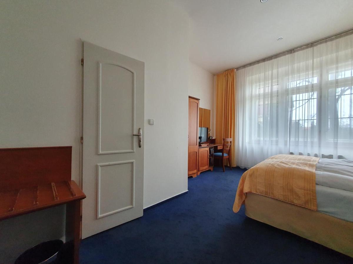 Guest house Jana - Domov Mladeze