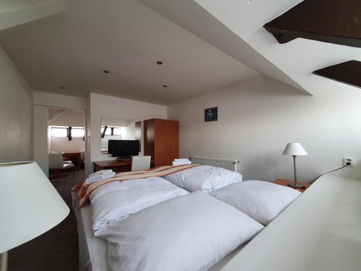 Jana - Domov Mladeze Guest house 2*