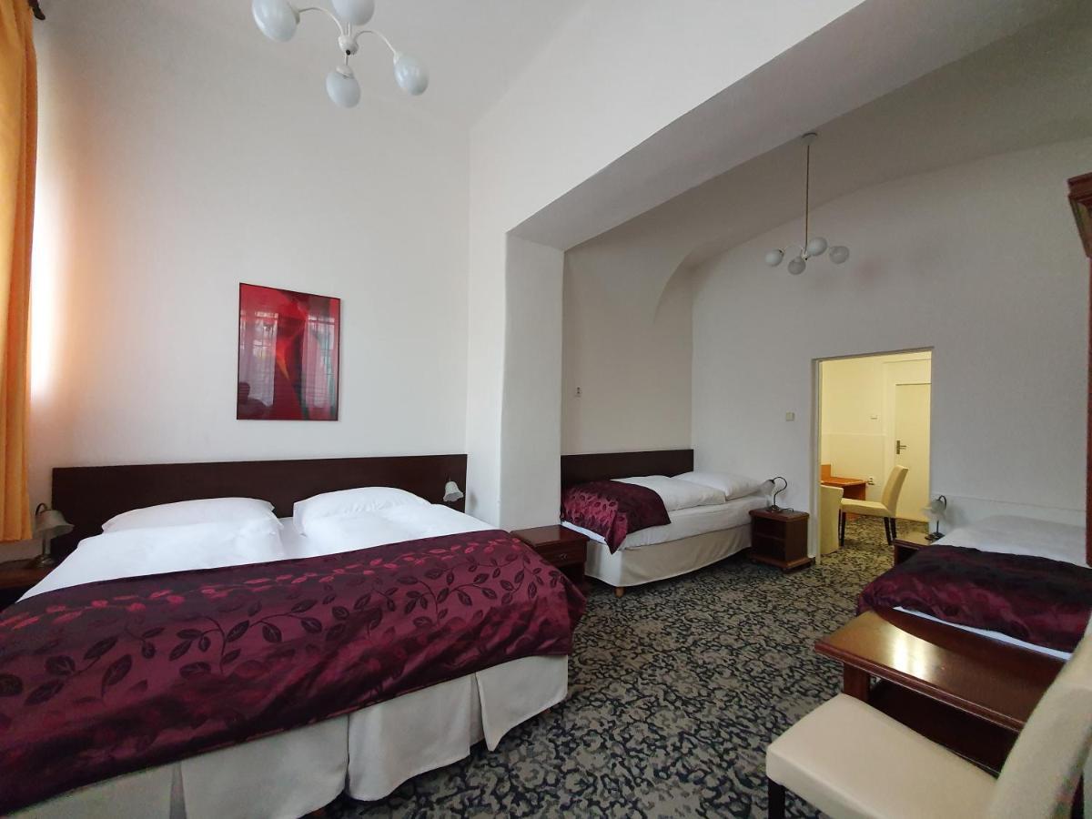 Guest house Jana - Domov Mladeze