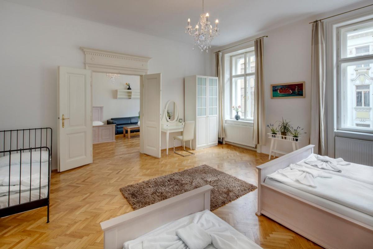 Apartment Kaprova - Old Town Prague