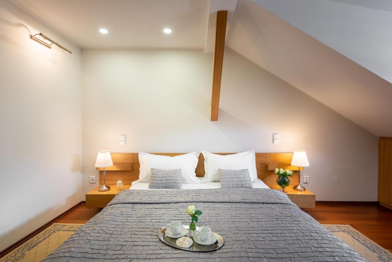Almandine Aparthotel