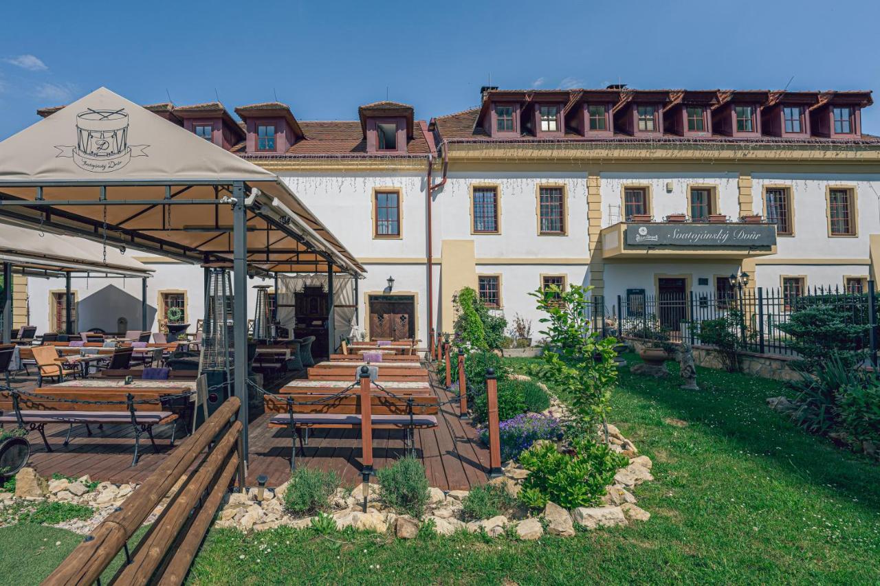 Svatojansky Dvur 4* Prague
