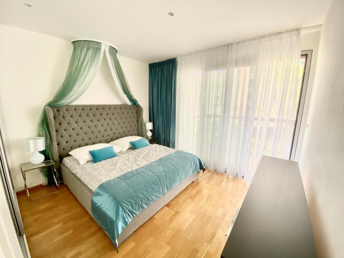 Apartment Korunni Dvur, 2 Free Parkings *