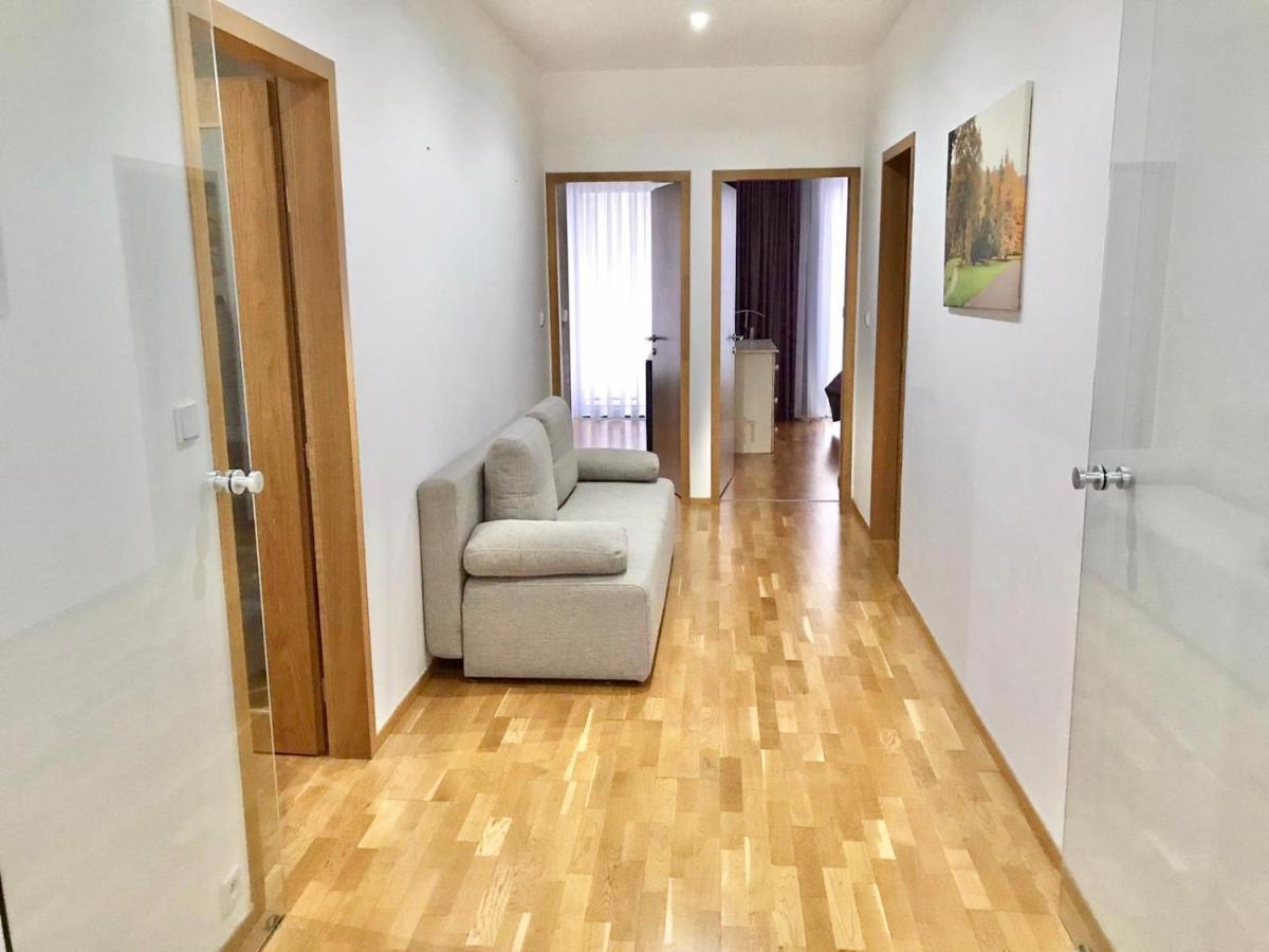 Korunni Dvur, 2 Free Parkings * Prague