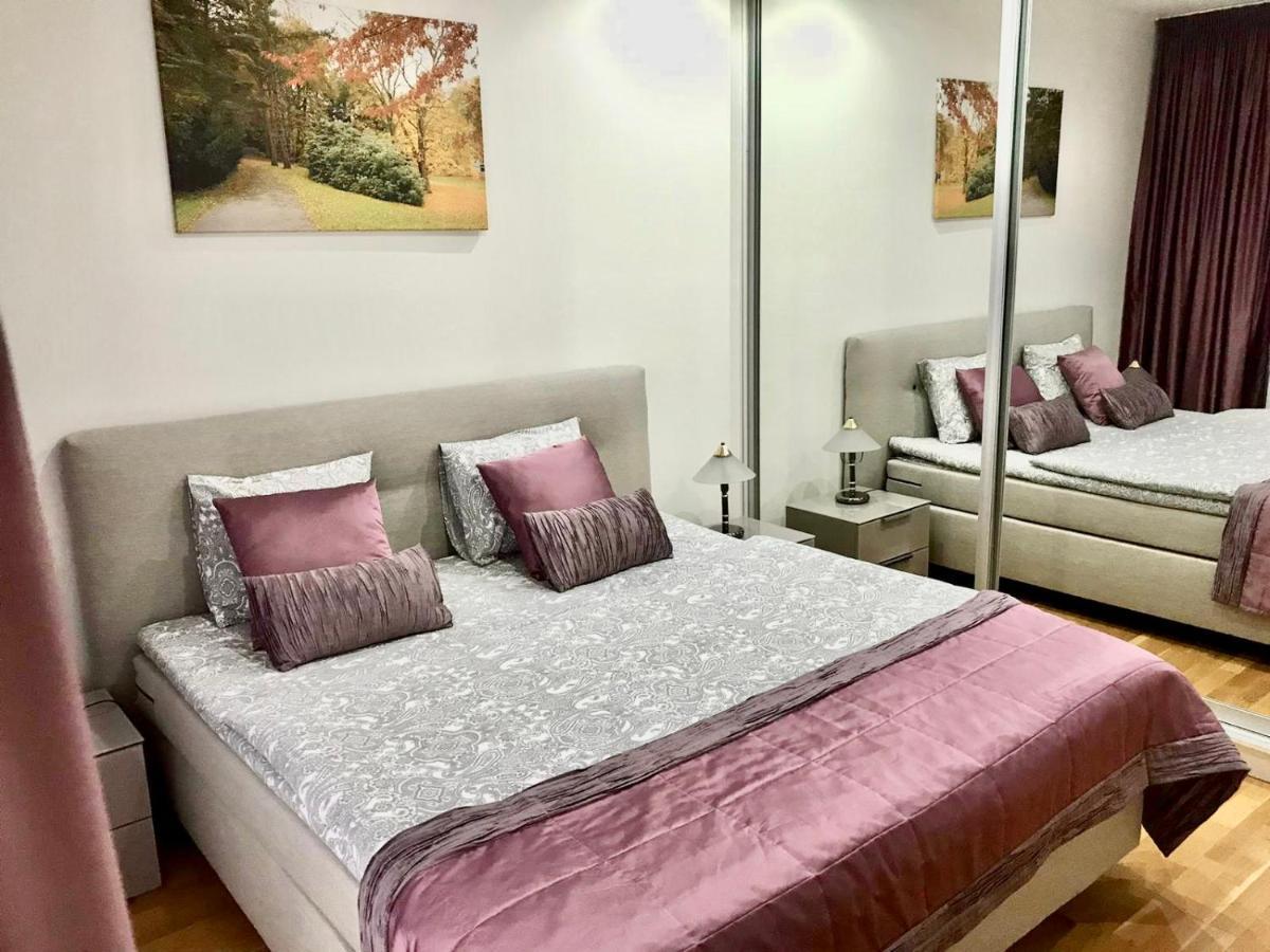Korunni Dvur, 2 Free Parkings Apartment