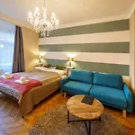 Dlouha Apartment With Balcony