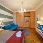 Dlouha Apartment With Balcony