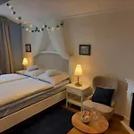 Excellent Romantic