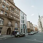 Lil Apartment With Tyn Cathedral View, Parking & Ac