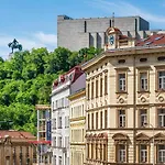 Spacious Apartment Near Prague Center