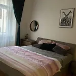 Exclusive Prague City Center Experience - 3 Rooms