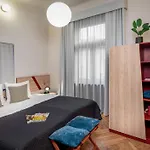 Art House Apartments By Adrez