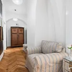Old Town square appartment
