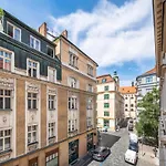 Golden Angel Suites By Adrez