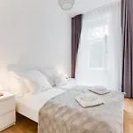 Historic Center - Stylish Family Apartment With Balcony Next To River