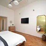 Central One Bedroom Apartment