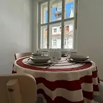 Old Town Maiselova Apartment