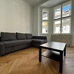 Old Town Maiselova Apartment