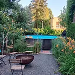 Apartman V Zahrade Praha Troja - Apartment In The Garden Prague Troja