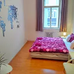 Cozy Apartment Palmovka