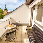 4Br 3Bath Balcony Central Harry Potter Penthouse