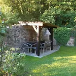 Domecek U Zoo