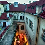 Karlova 25 Apartments