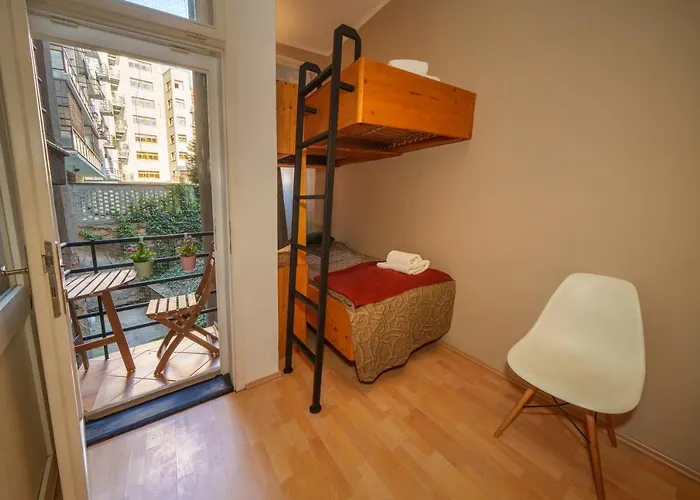 Dlouha Apartment With Balcony