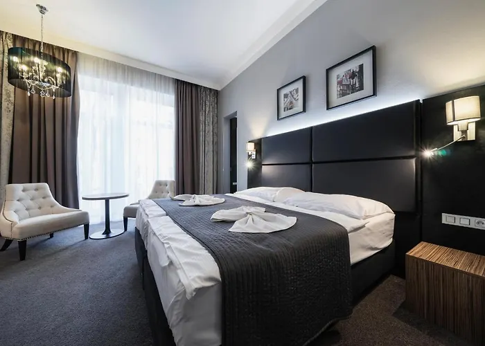 Hotel Noir
