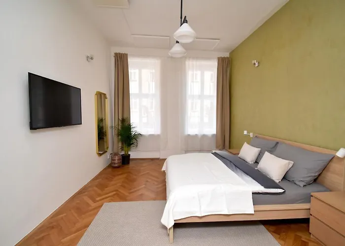 Central One Bedroom Apartment