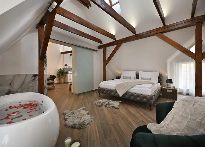 Kaiserstein Palace Apartments