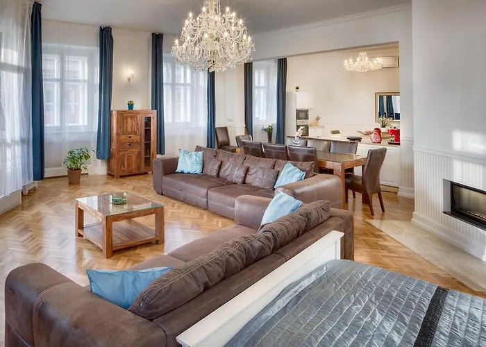 Smetanovo Nabrezi - Riverview Old Town Apartment