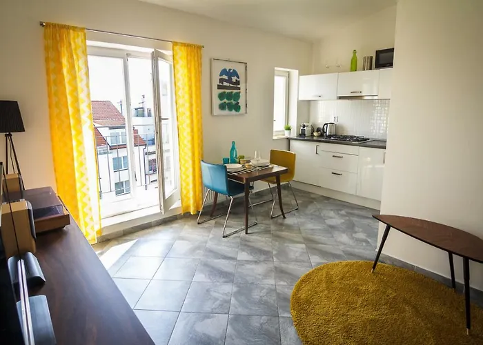 Vinyls & Espresso Apartment