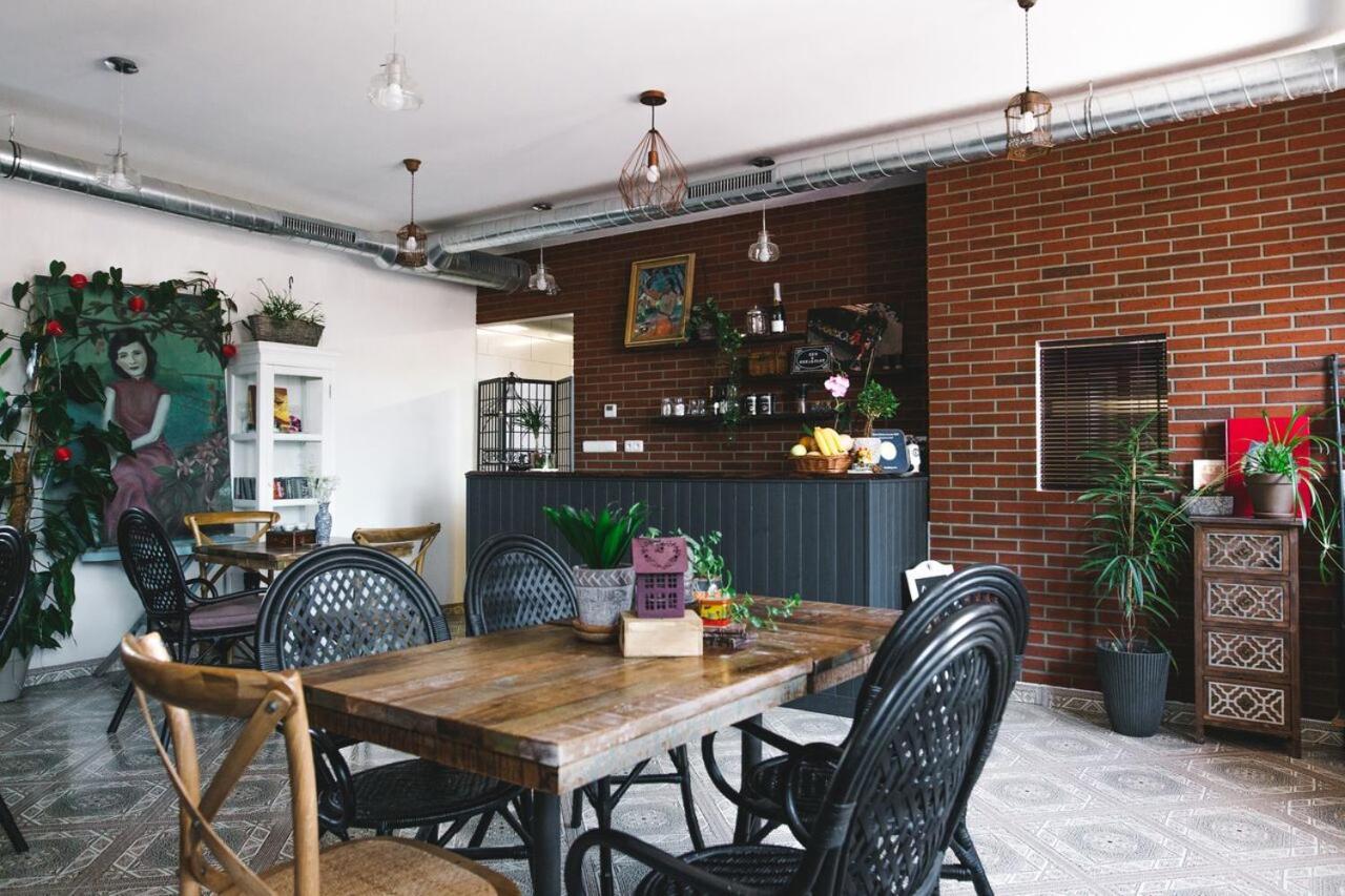 Chopsticks Guest house 3*