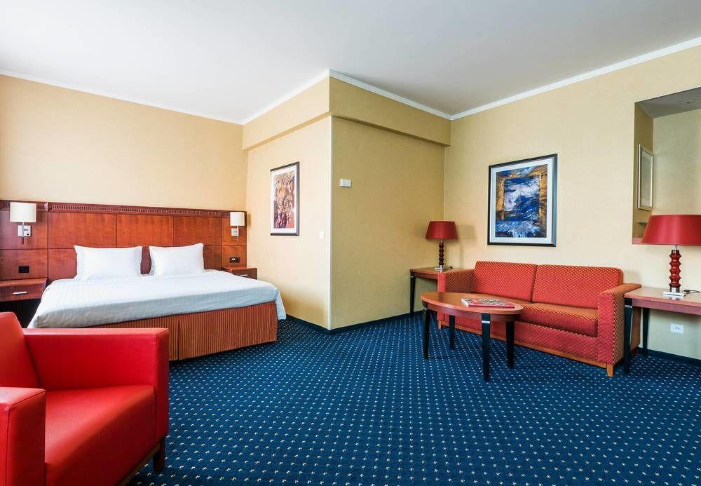 Courtyard By Marriott