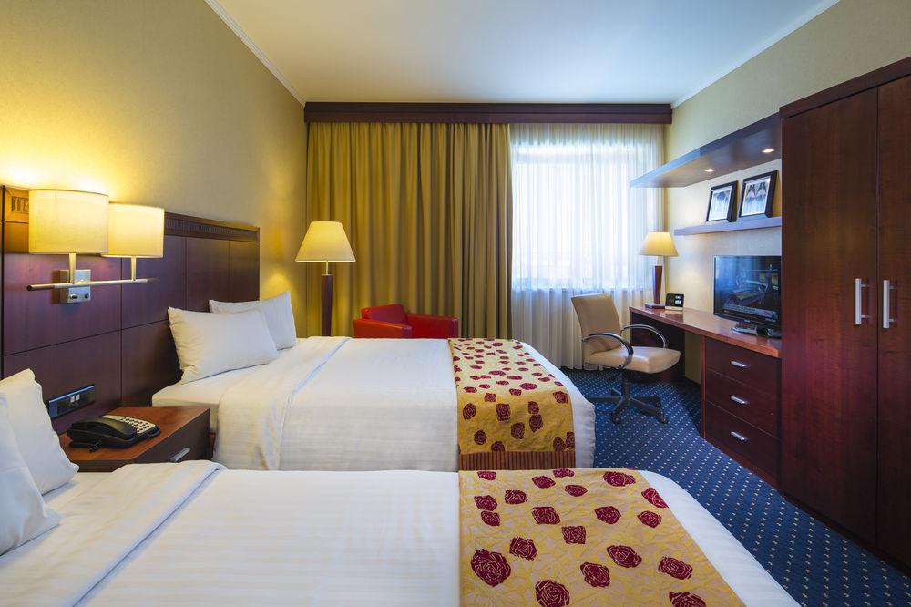 Courtyard By Marriott 4* Prague