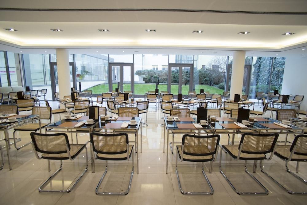 Hotel Josef 4*
