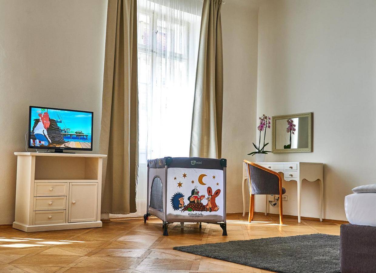 Three Golden Crowns Apartments Aparthotel 3*