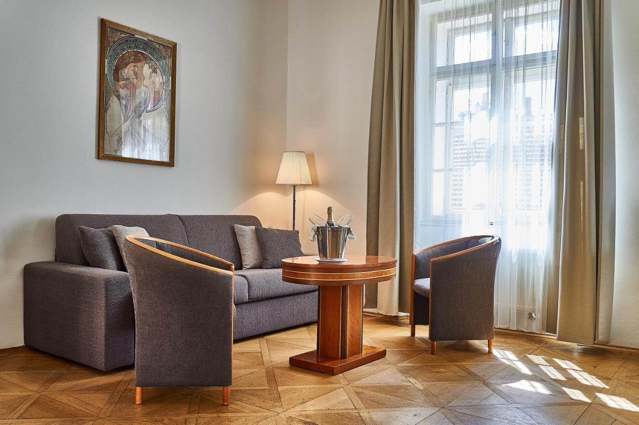 Three Golden Crowns Apartments Aparthotel Prague