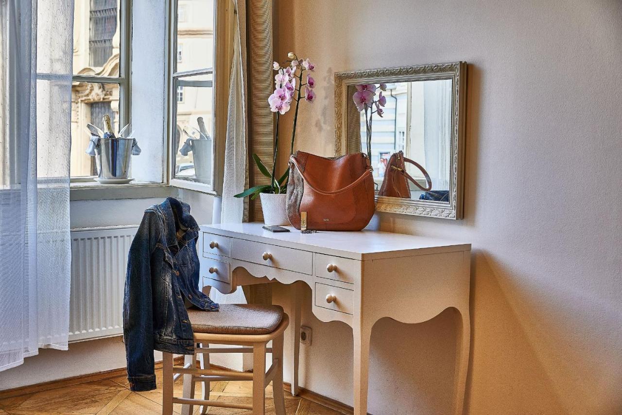 Three Golden Crowns Apartments 3* Prague