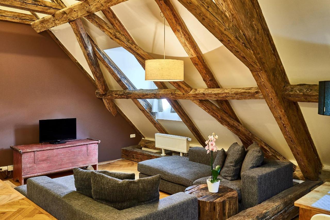 Three Golden Crowns Apartments 3* Prague
