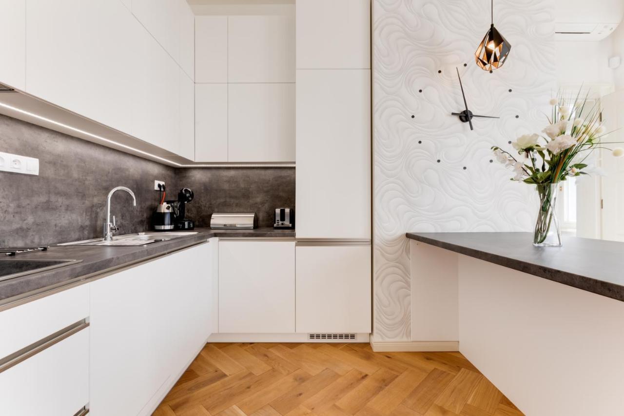 Andel Design Duplex, Ac, Garage