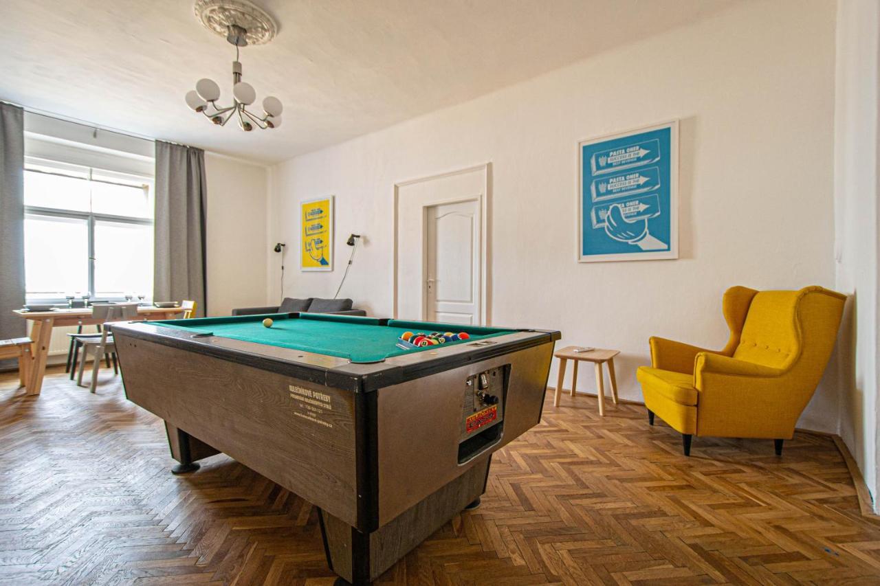 Apartment Super Billiard And Darts Big