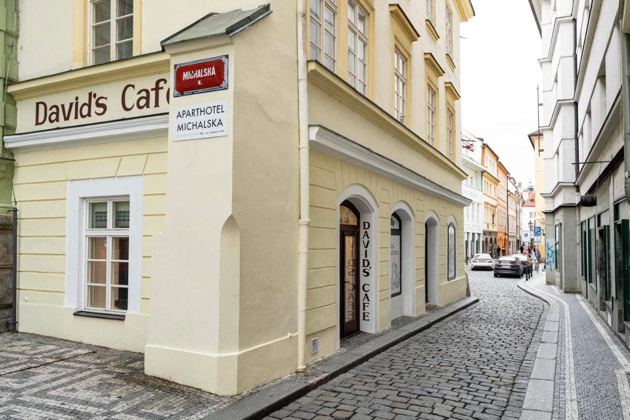 Apartment Old Town - Michalska 4*