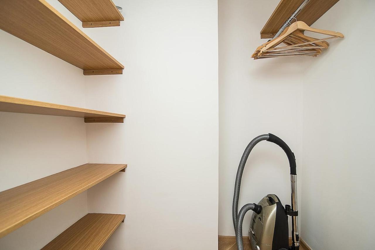 Apartment Newly Renovated 1-bed At Charles Bridge Prag